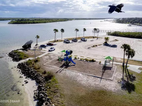 View/Area - 500 S Riverside Dr, Edgewater, FL 32132 photo 3 of 10