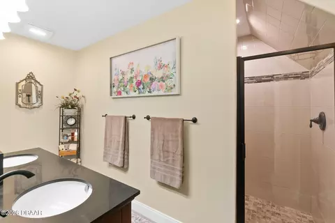 Bath - 105 Willow Bend Ln, Ormond Beach, FL 32174 photo 3 of 6