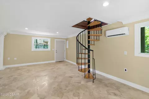 Living - 105 Willow Bend Ln, Ormond Beach, FL 32174 photo 7 of 9
