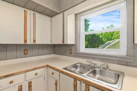 Kitchen - 105 Willow Bend Ln, Ormond Beach, FL 32174 photo 7 of 7