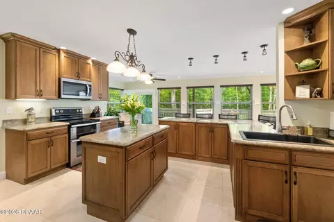 Kitchen - 105 Willow Bend Ln, Ormond Beach, FL 32174 photo 3 of 7