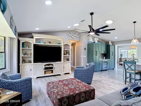 Living - 2519 Glenwood Dr, Edgewater, FL 32141 photo 1 of 3
