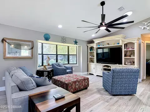 Living - 2519 Glenwood Dr, Edgewater, FL 32141 photo 2 of 3