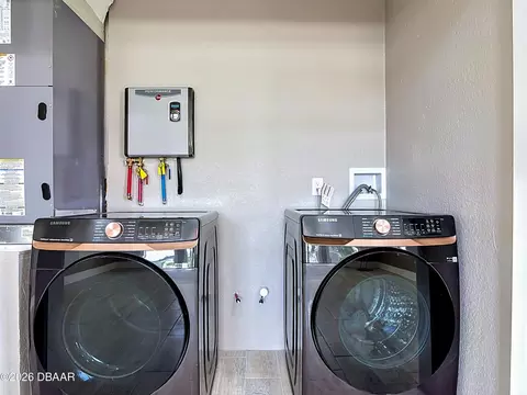 Other - 2519 Glenwood Dr, Edgewater, FL 32141 photo 4 of 6