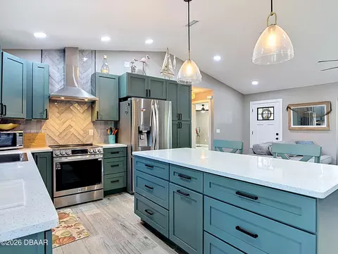 Kitchen - 2519 Glenwood Dr, Edgewater, FL 32141 photo 2 of 5