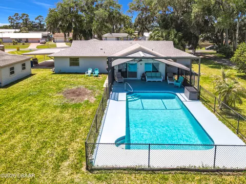 Exterior - 2519 Glenwood Dr, Edgewater, FL 32141 photo 2 of 5