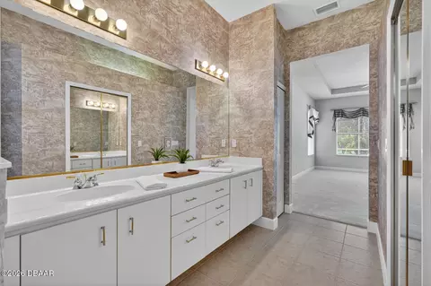 Bath - 1203 Ashridge Ln, Ormond Beach, FL 32174 photo 2 of 3