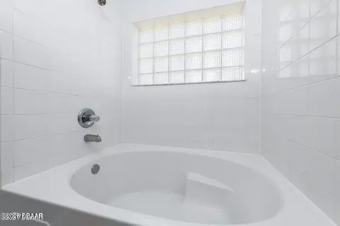 Bath - 3070 Ocean Shore Blvd, Ormond Beach, FL 32176 photo 3 of 4