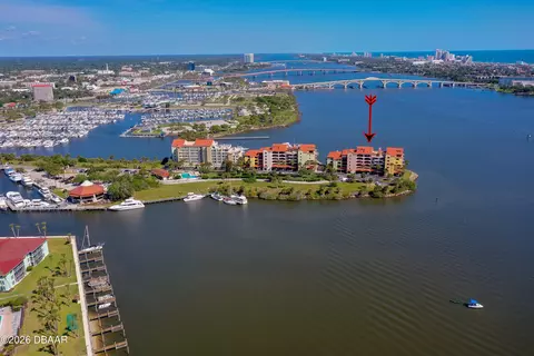 731 Marina Point Dr, Daytona Beach, FL 32114