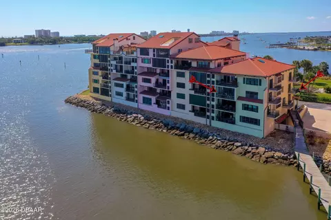 731 Marina Point Dr, Daytona Beach, FL 32114