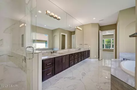 Bath - 708 Woodbridge Ct, Ormond Beach, FL 32174 photo 2 of 5