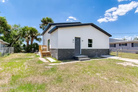 732 Avondale Ave, Holly Hill, FL 32117