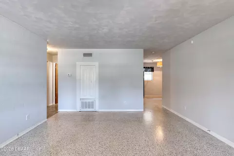 Living - 102 Ellsworth Ave, Ormond Beach, FL 32174 photo 2 of 4