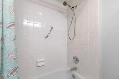 Bath - 89 S Atlantic Ave, Ormond Beach, FL 32176 photo 4 of 7