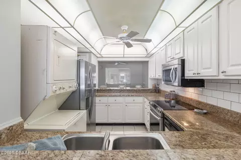Kitchen - 89 S Atlantic Ave, Ormond Beach, FL 32176 photo 6 of 6
