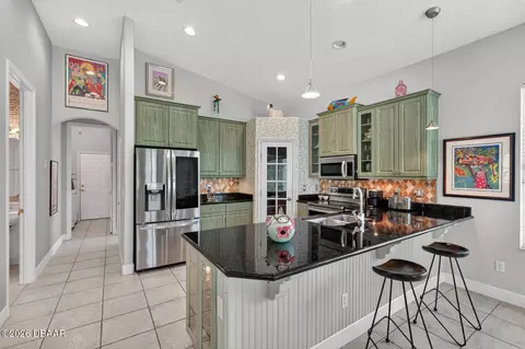 Kitchen - 41 Bay Pointe Dr, Ormond Beach, FL 32174 photo 2 of 5