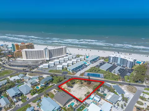 327 Due East St, New Smyrna Beach, FL 32169