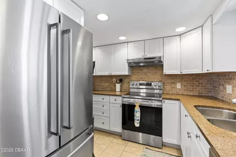 Kitchen - 935 Ocean Shore Blvd, Ormond Beach, FL 32176 photo 3 of 3