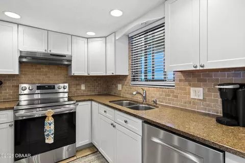 Kitchen - 935 Ocean Shore Blvd, Ormond Beach, FL 32176 photo 2 of 3