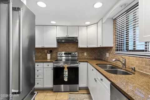 Kitchen - 935 Ocean Shore Blvd, Ormond Beach, FL 32176 photo 1 of 3