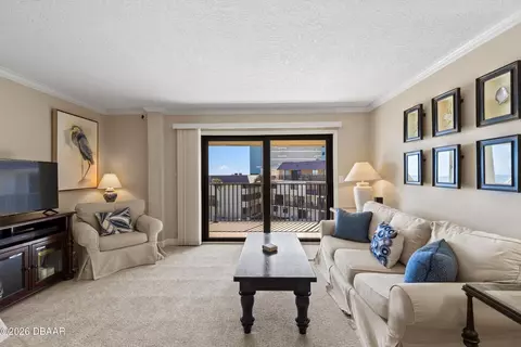 Living - 935 Ocean Shore Blvd, Ormond Beach, FL 32176 photo 2 of 4