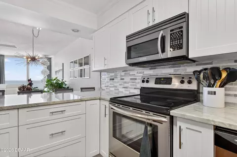 Kitchen - 1133 Ocean Shore Blvd, Ormond Beach, FL 32176 photo 3 of 5