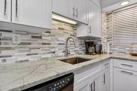 Kitchen - 1133 Ocean Shore Blvd, Ormond Beach, FL 32176 photo 2 of 5