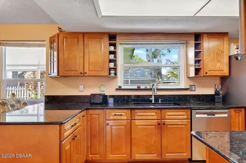 Kitchen - 1114 Parkside Dr, Ormond Beach, FL 32174 photo 1 of 5