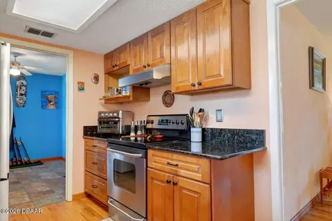 Kitchen - 1114 Parkside Dr, Ormond Beach, FL 32174 photo 3 of 5