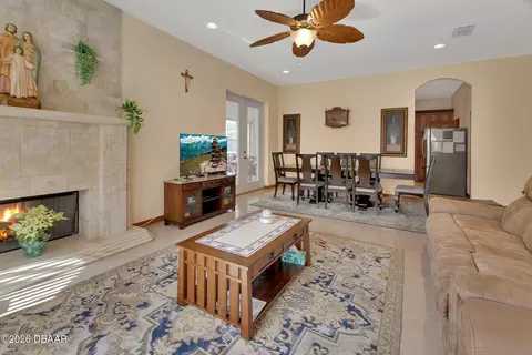 Living - 443 Juniper Ln, Ormond Beach, FL 32174 photo 2 of 2
