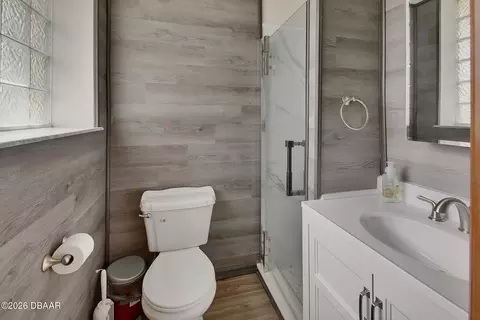 Bath - 443 Juniper Ln, Ormond Beach, FL 32174 photo 2 of 6