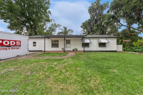 1152 Pineview Dr, Daytona Beach, FL 32117
