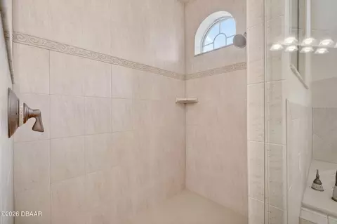 Bath - 1418 Dolph Cir, Ormond Beach, FL 32174 photo 3 of 7