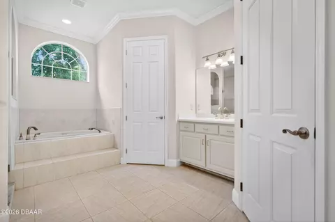 Bath - 1418 Dolph Cir, Ormond Beach, FL 32174 photo 4 of 7