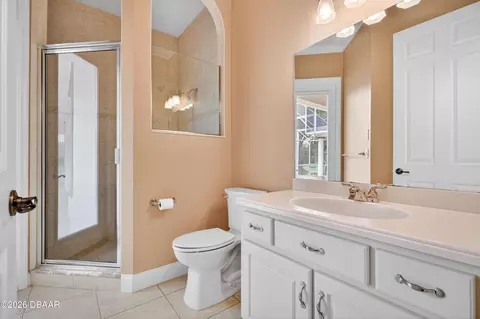 Bath - 1418 Dolph Cir, Ormond Beach, FL 32174 photo 5 of 7
