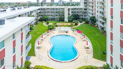 2711 N Halifax Ave, Daytona Beach, FL 32118