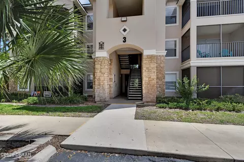 940 Village Trl, Port Orange, FL 32127
