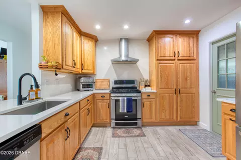Kitchen - 599 Andrews St, Ormond Beach, FL 32174 photo 3 of 4