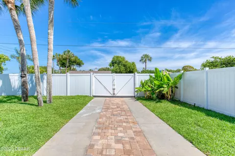 Exterior - 599 Andrews St, Ormond Beach, FL 32174 photo 5 of 16