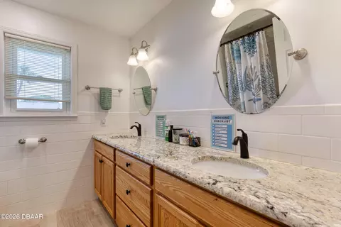 Bath - 599 Andrews St, Ormond Beach, FL 32174 photo 3 of 5