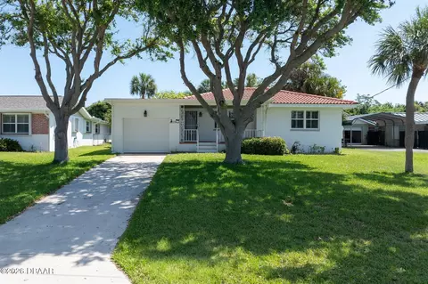 2825 Gladys Ter, Daytona Beach, FL 32118