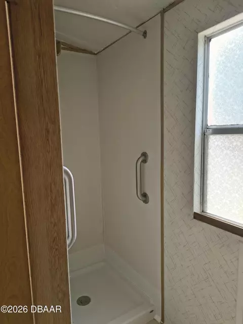 Bath - 111 Cedar St, Edgewater, FL 32141 photo 3 of 4