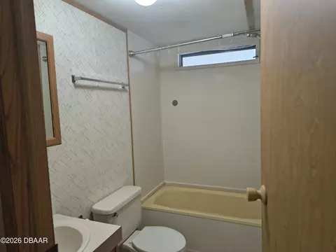 Bath - 111 Cedar St, Edgewater, FL 32141 photo 4 of 4
