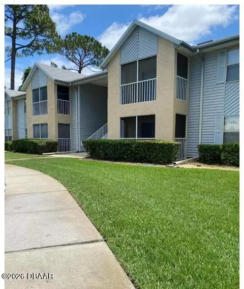 101 Bent Tree Dr, Daytona Beach, FL 32114