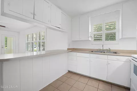 183 Hernandez Ave, Ormond Beach, FL 32174 photo 12