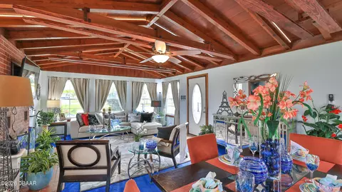 318 Riverside Dr, Holly Hill, FL 32117