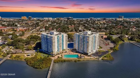 935 N Halifax Ave, Daytona Beach, FL 32118