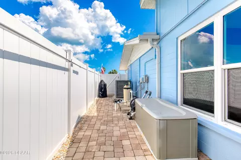 Exterior - 32 Plaza Dr, Ormond Beach, FL 32176 photo 16 of 17
