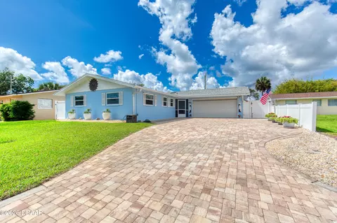 32 Plaza Dr, Ormond Beach, FL 32176