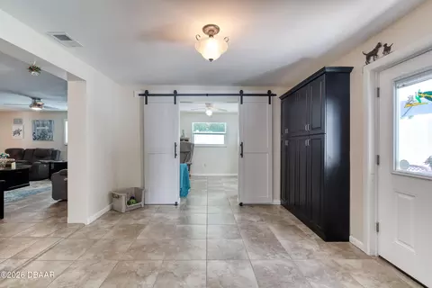 Entry Way - 32 Plaza Dr, Ormond Beach, FL 32176 photo 2 of 3